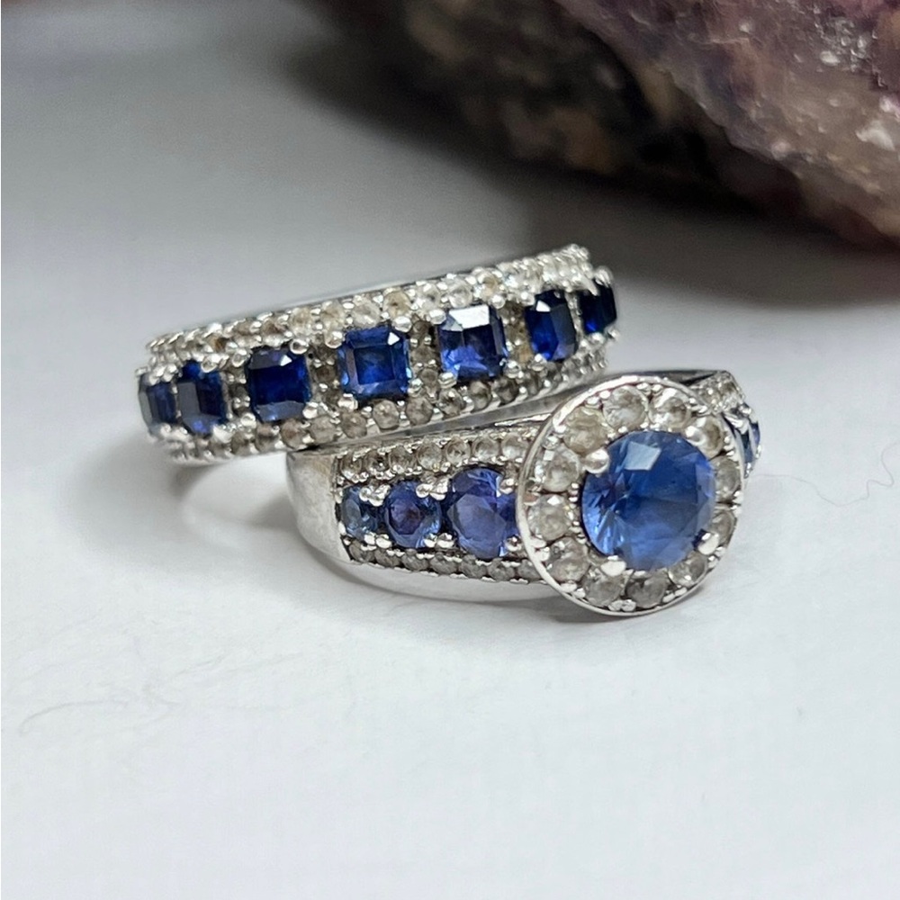 Sapphire engagement ring set